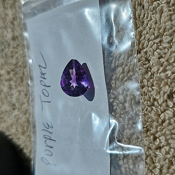 Large purple topaz - Picture 1 of 3